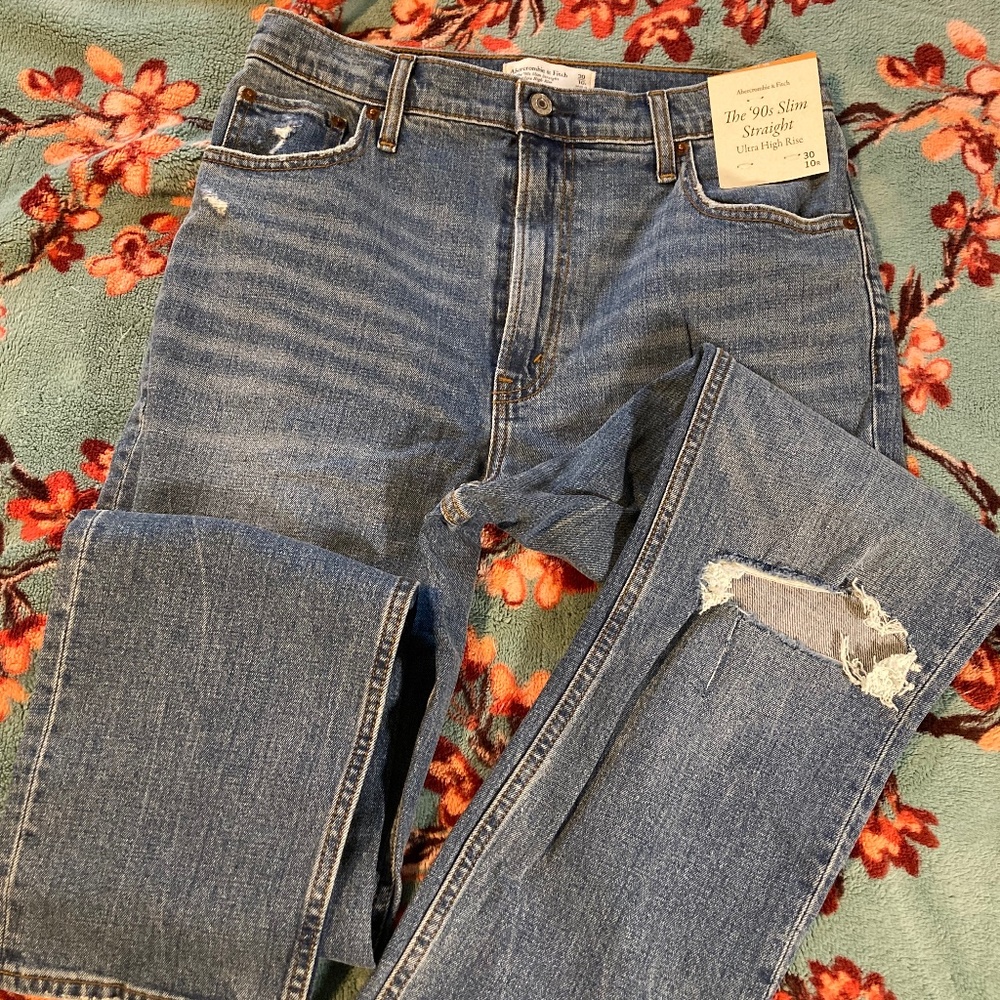 Abercrombie & Fitch The 90’s Slim Straight Jeans